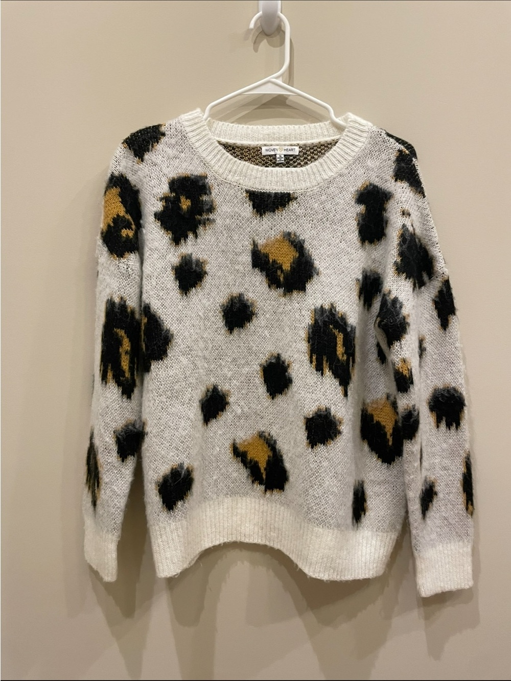 Cozy Leopard Print Crewneck Sweater - White/Black/Gold